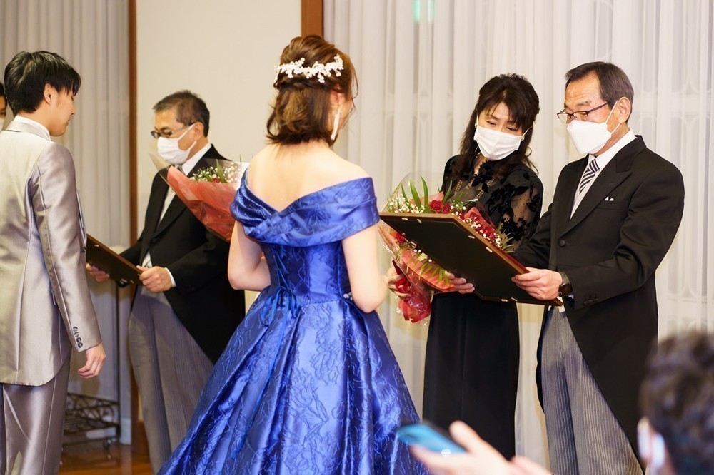 ゲストからのサプライズに涙!?笑顔と絆のウエディング♡