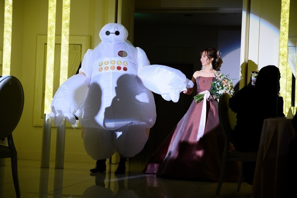 サプライズ、したり＆されたり。
ユニークな演出いっぱいの結婚式♡