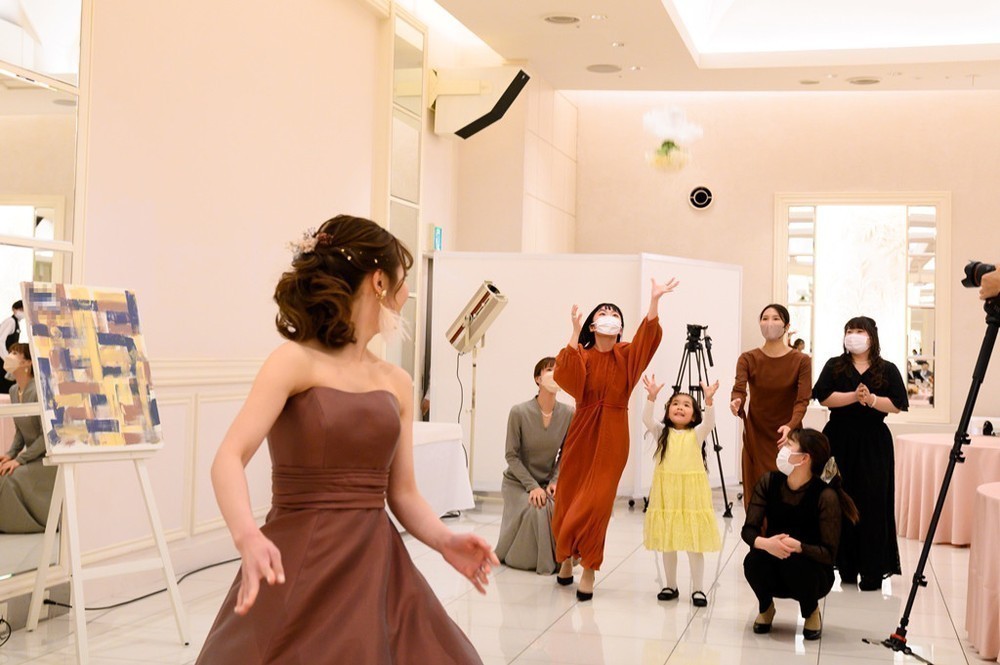 サプライズ、したり＆されたり。
ユニークな演出いっぱいの結婚式♡