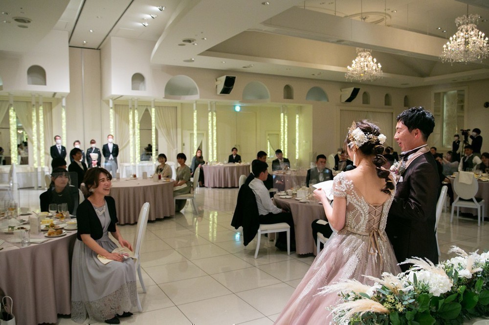 披露宴後にまさかのサプライズ！
新郎新婦やゲストの絆を感じる結婚式