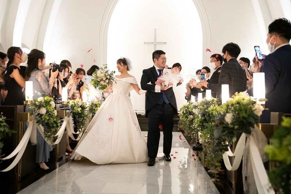 しあわせいっぱいの結婚式に、個性をひとさじ♡ 
笑顔と絆の結婚式