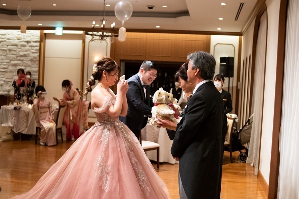 しあわせいっぱいの結婚式に、個性をひとさじ♡ 
笑顔と絆の結婚式