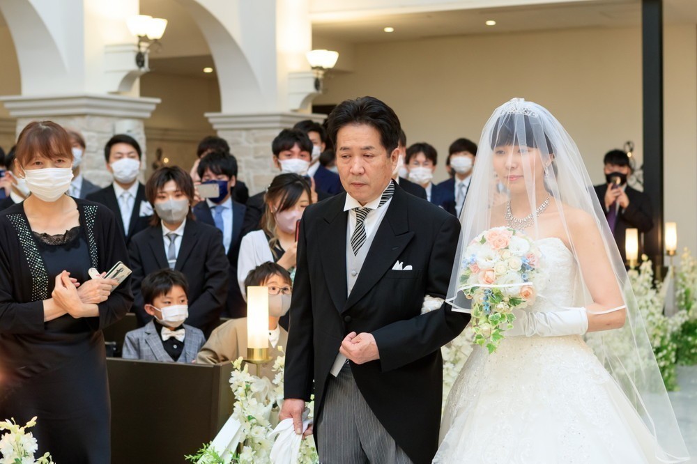 ゲスト参加型が盛りだくさん！
共通のご友人と笑顔いっぱいの結婚式♡
