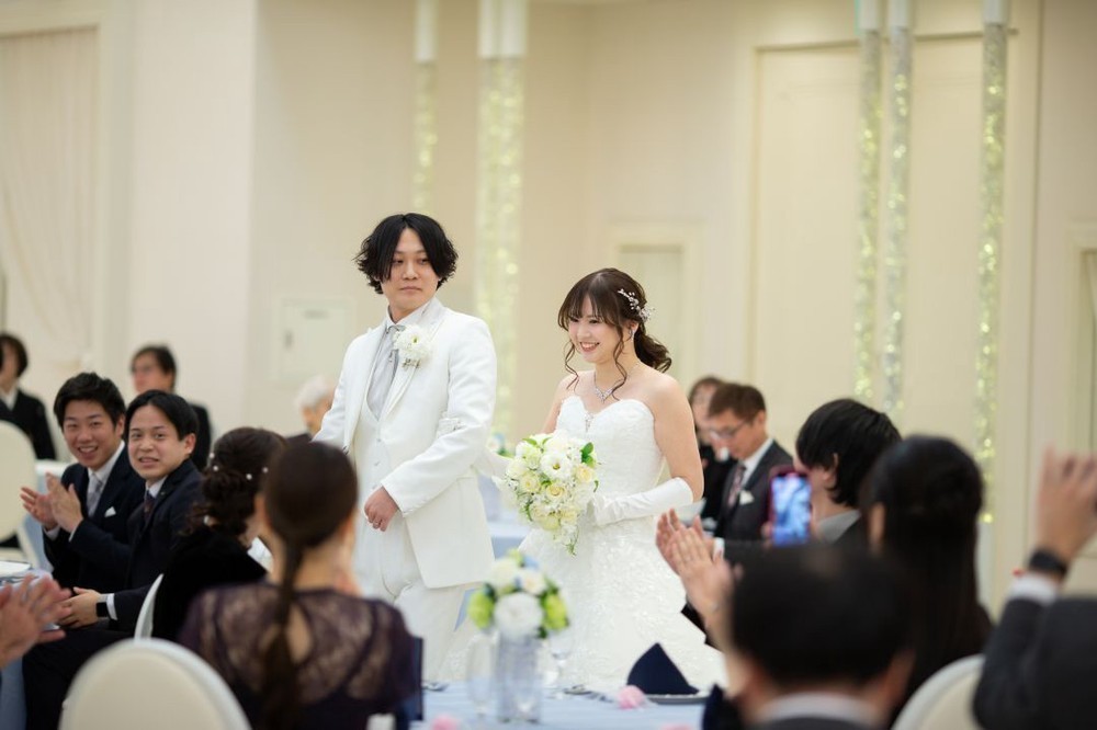 ゲストと創り上げる人前式♡披露宴は笑顔が溢れるひとときに