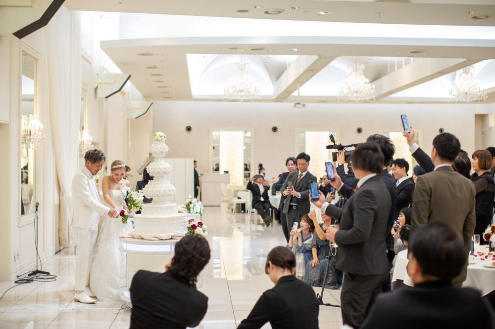 おふたりから家族へ
～想いがつながるあたたかなウェディング～